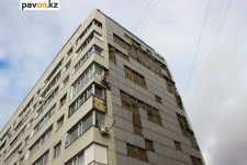 В июле определится фирма, которая займется ремонтом фасада опасного дома по улице Майры в Павлодаре