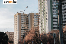 Три человека упали с высоты в Павлодаре в воскресенье