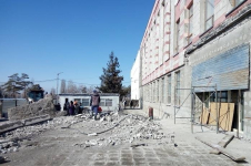 Работы по обновлению фасада областной библиотеки в Павлодаре идут полным ходом