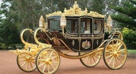 Житель Китая построил копию золотой кареты британской королевы
