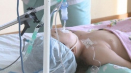 Впавшая в кому двухлетняя девочка в Павлодаре скончалась