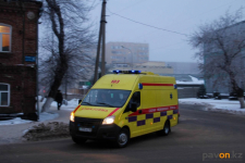 Снежные заносы едва не помешали скорой помощи экстренно госпитализировать беременную женщину в Павлодарской области