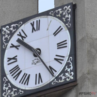 Наладить работу привокзальных часов требуют в Павлодаре