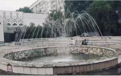 Нужно было просто захотеть: фонтан на углу Ломова и Сатпаева в Павлодаре снова заработал