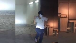 Загадочный автомойщик из Актау развеселил публику электро-танцем