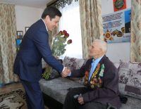 Абылкаир Скаков поздравил с Днем Победы самого пожилого ветерана в Павлодарской области