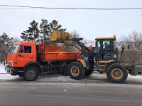 Коммунальные службы вышли на уборку городских улиц от снега