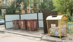 В Павлодаре обустраивают контейнерные площадки для мусорных баков