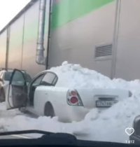 Полицейские в Павлодаре составили адмпротокол на владельца рынка за нечищеную от снега крышу