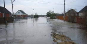 В Алматы из-за забитых труб затопило 123 двора