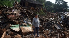 Женщину освободили из-под завалов спустя 3 дня после землетрясения в Китае