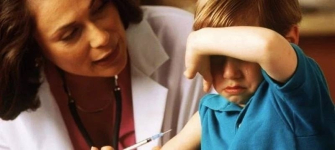 Вакцинацию детей хотят сделать обязательной в Казахстане