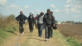 Венгрия не намерена открывать границу для мигрантов даже "под давлением"
