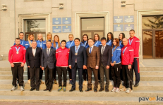 Глава Павлодарского региона призвал павлодарских волейболисток ставить перед собой амбициозные задачи