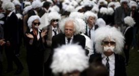 Сотни "Эйнштейнов" вышли на улицы Лос-Анджелеса