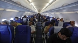 Авиалинии Евросоюза разрешат использовать мобильные телефоны в самолете