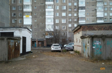 В Павлодаре жители двух домов не могут договориться о месте под мусорные контейнеры
