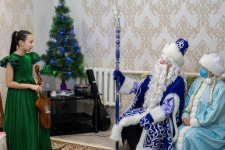 200 детей из Павлодарской области получили новогодние подарки от имени президента страны