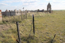 В Павлодарской области задержан мужчина, подозреваемый в краже оградок на кладбище